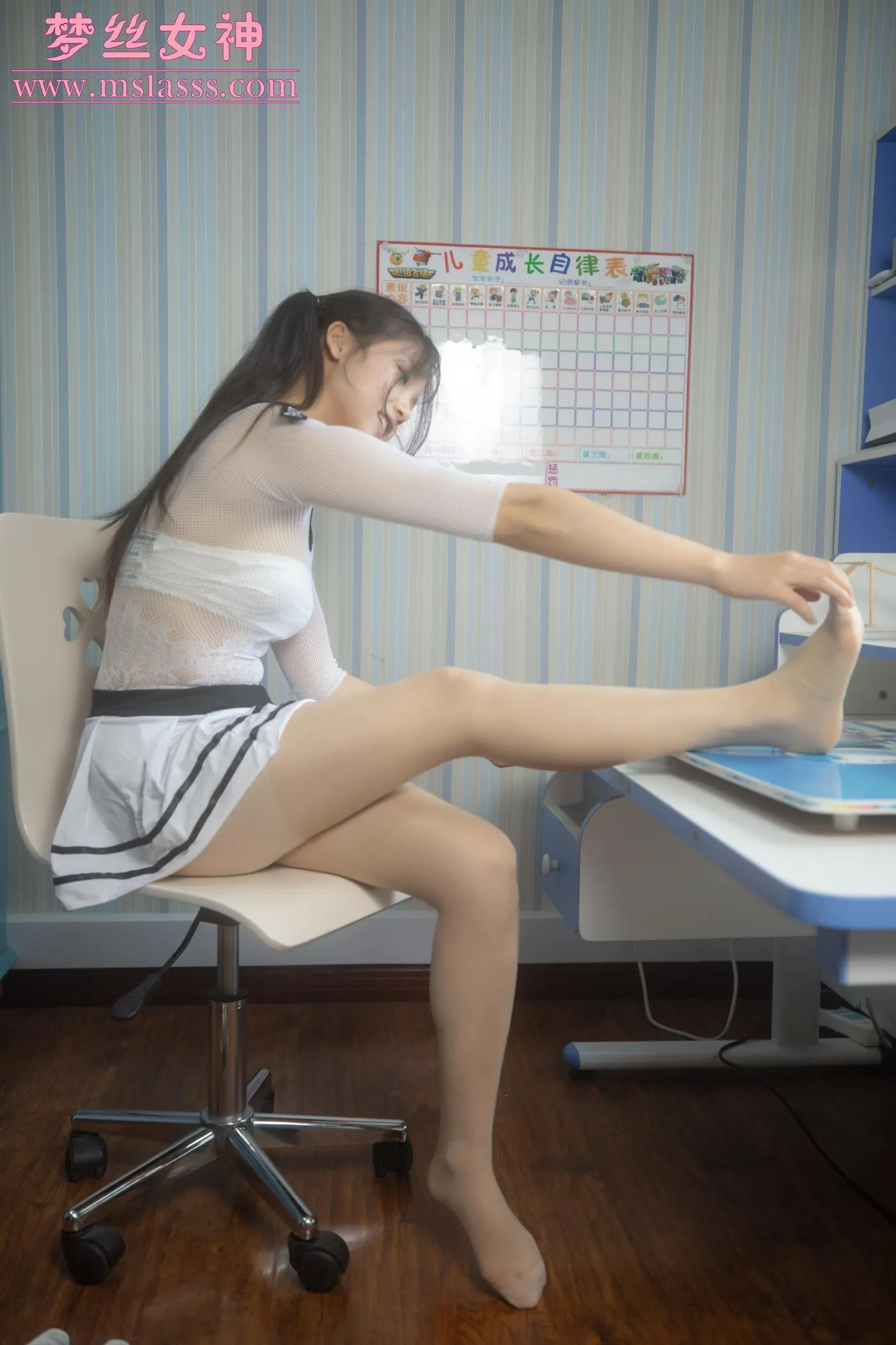 [MSLASS梦丝女神] 2020.12.24 NO.137 灵唯 双马尾杀 [64P]插图5